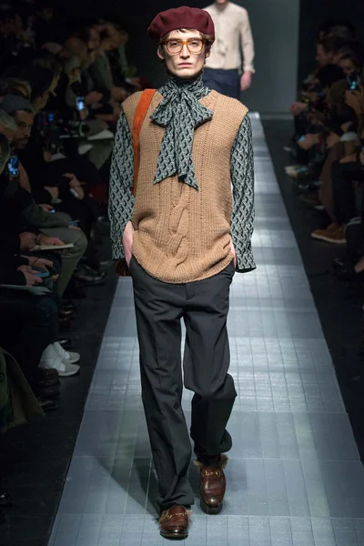Look 2